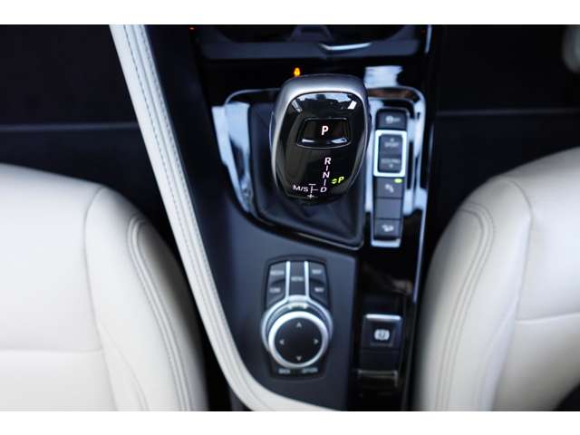 ＢＭＷ Ｘ１ Ｘドライブ １８Ｄ Ｘライン ４ＷＤ R4年 (近畿) 99