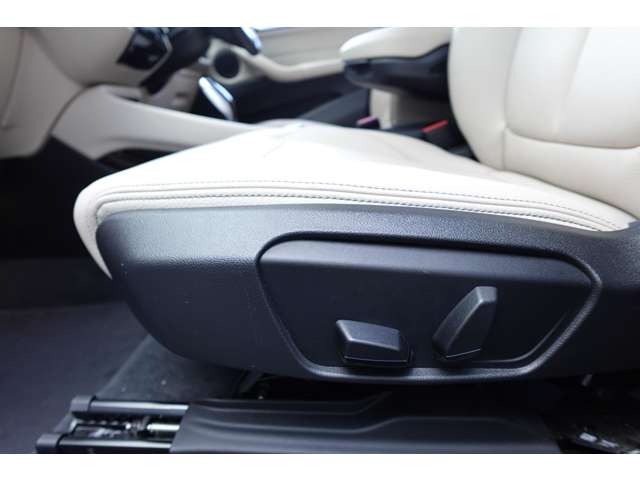 ＢＭＷ Ｘ１ Ｘドライブ １８Ｄ Ｘライン ４ＷＤ R4年 (近畿) 99