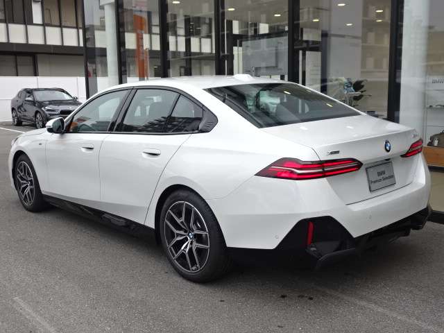 ＢＭＷ ５シリーズ ５２３Ｄ Ｘドライブ Ｍスポーツ ディーゼルターボ ４ＷＤ R6年 (近畿) 99