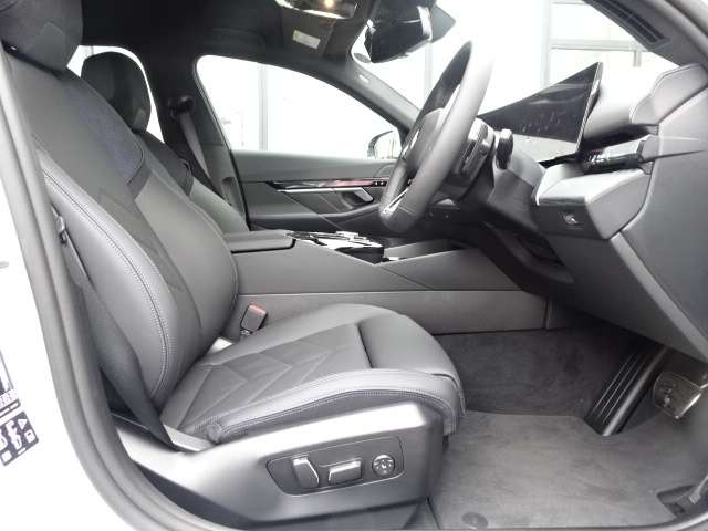 ＢＭＷ ５シリーズ ５２３Ｄ Ｘドライブ Ｍスポーツ ディーゼルターボ ４ＷＤ R6年 (近畿) 99