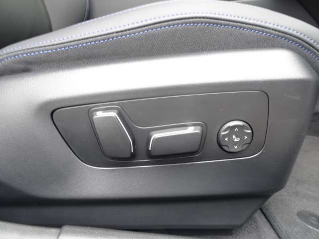 ＢＭＷ ５シリーズ ５２３Ｄ Ｘドライブ Ｍスポーツ ディーゼルターボ ４ＷＤ R6年 (近畿) 99