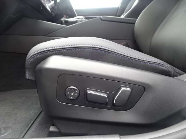 ＢＭＷ ５シリーズ ５２３Ｄ Ｘドライブ Ｍスポーツ ディーゼルターボ ４ＷＤ R6年 (近畿) 99