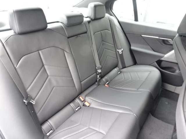 ＢＭＷ ５シリーズ ５２３Ｄ Ｘドライブ Ｍスポーツ ディーゼルターボ ４ＷＤ R6年 (近畿) 99