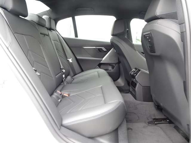 ＢＭＷ ５シリーズ ５２３Ｄ Ｘドライブ Ｍスポーツ ディーゼルターボ ４ＷＤ R6年 (近畿) 99