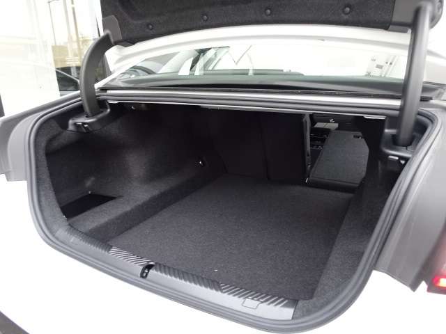 ＢＭＷ ５シリーズ ５２３Ｄ Ｘドライブ Ｍスポーツ ディーゼルターボ ４ＷＤ R6年 (近畿) 99