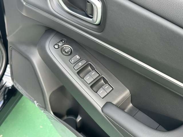 ホンダ ヴェゼル １．５ Ｅ：ＨＥＶ Ｚ R6年 (東海) 99