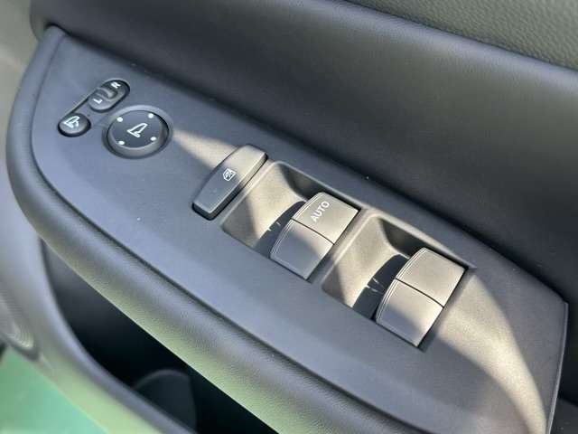 ホンダ フィット　ハイブリッド １．５ Ｅ：ＨＥＶ ホーム R6年 (東海) 99