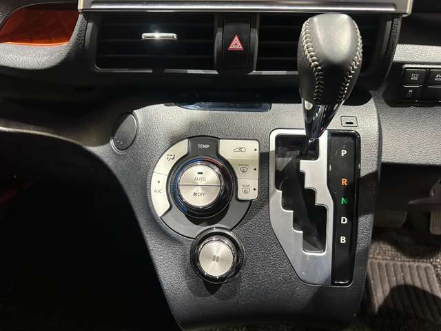 トヨタ シエンタ　ハイブリッド ハイブリッド １．５ ファンベース Ｇ R1年 (近畿) 99