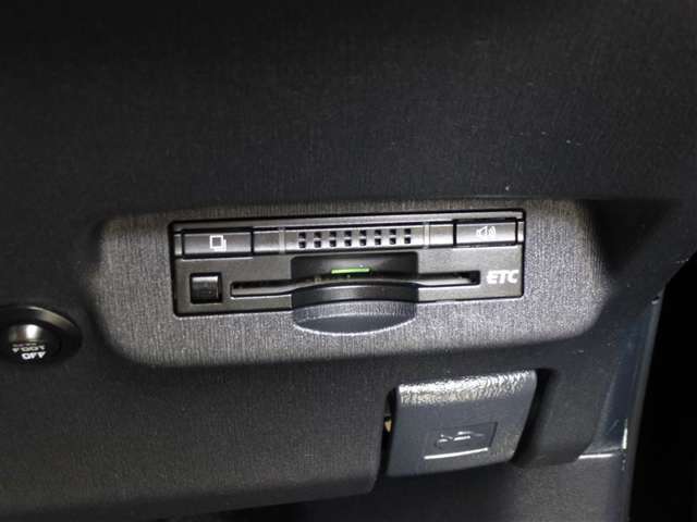 トヨタ プリウス プリウス Ｓ ツーリングセレクション H25年 (東北) 99