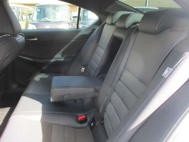 レクサス ＩＳ３００ｈ Ｆスポーツ R2年 (中国) 99