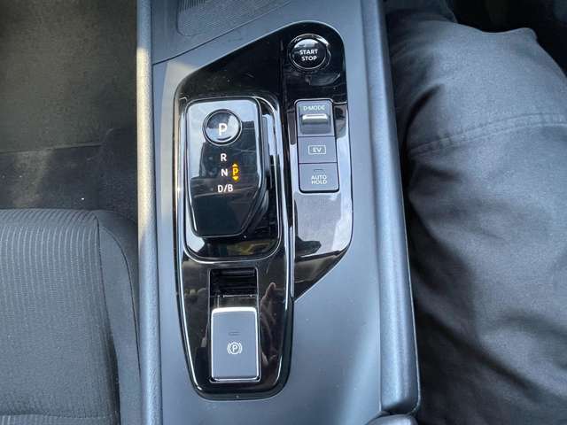 日産 ノート １．２ Ｘ ＦＯＵＲ ４ＷＤ R4年 (東北) 99