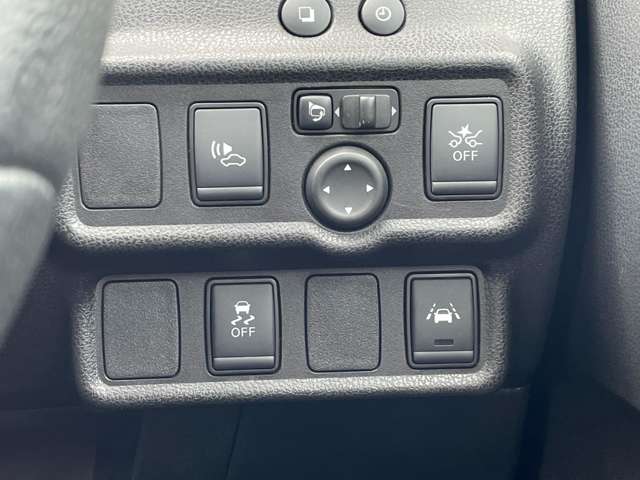 日産 ノート １．２ Ｅ－ＰＯＷＥＲ メダリスト R1年 (東北) 99