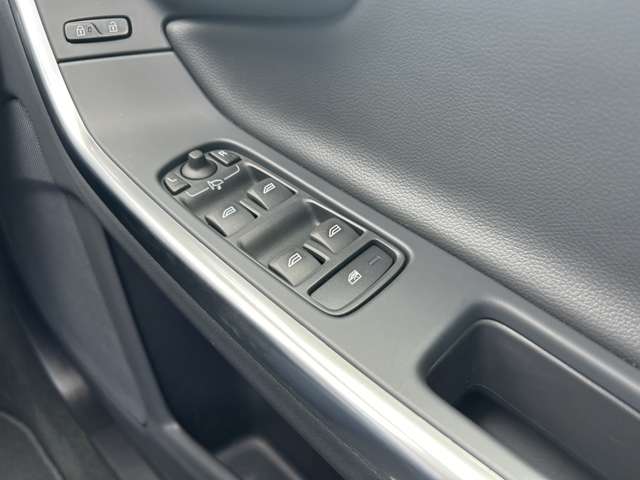 ボルボ Ｖ６０ Ｄ４ ダイナミック エディション ディーゼルターボ H29年 (東北) 99