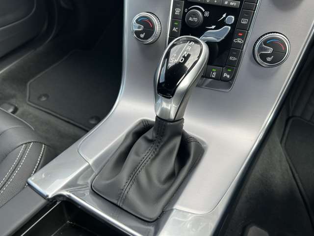 ボルボ Ｖ６０ Ｄ４ ダイナミック エディション ディーゼルターボ H29年 (東北) 99