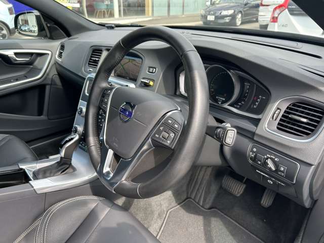 ボルボ Ｖ６０ Ｄ４ ダイナミック エディション ディーゼルターボ H29年 (東北) 99
