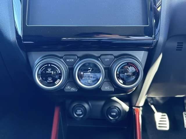 スズキ スイフト スポーツ １．４ R5年 (東海) 99