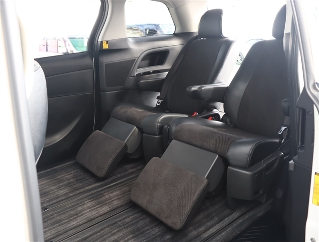 トヨタ エスティマ　ハイブリッド ２．４ アエラス プレミアム エディション ４ＷＤ H26年 (関東) 99