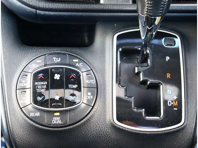 トヨタ ヴォクシー ２．０ ＺＳ H26年 (関東) 99