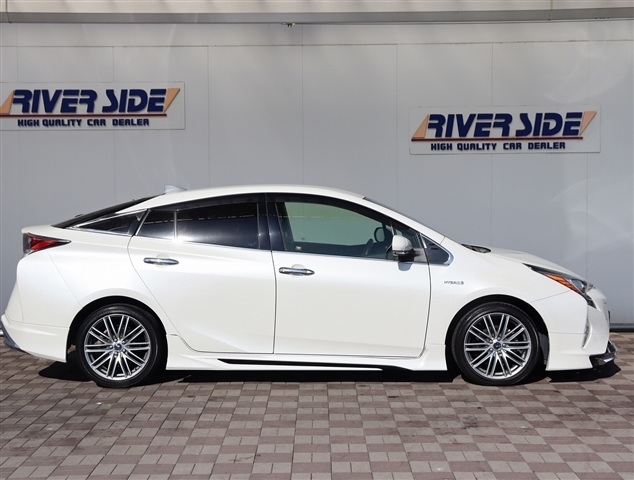 トヨタ プリウス １．８ Ｓ ツーリングセレクション H29年 (関東) 99