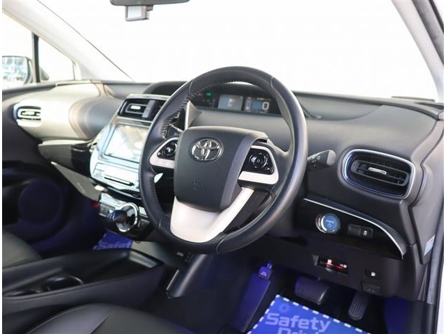 トヨタ プリウス １．８ Ｓ ツーリングセレクション H29年 (関東) 99