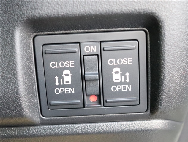 ホンダ Ｎ　ＢＯＸ カスタム ６６０ ターボ R6年 (関東) 99