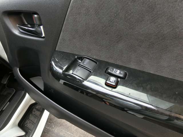 トヨタ ハイエースワゴン ２．７ ＧＬ ロング ミドルルーフ R5年 (中国) 99