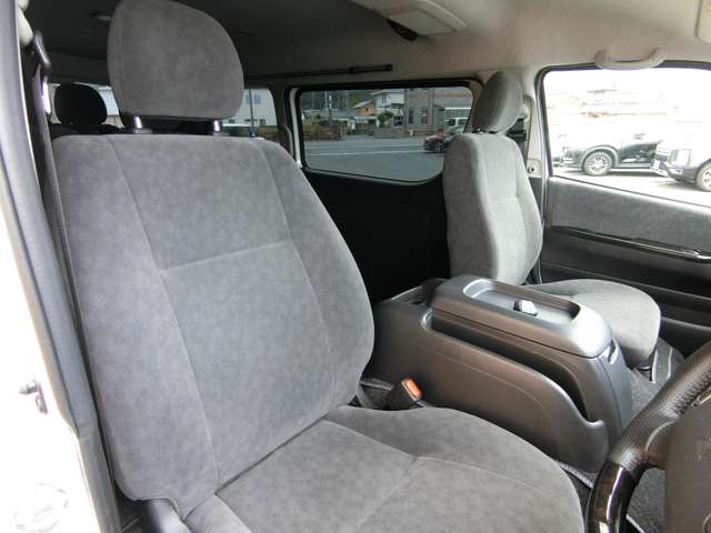 トヨタ ハイエースワゴン ２．７ ＧＬ ロング ミドルルーフ R5年 (中国) 99