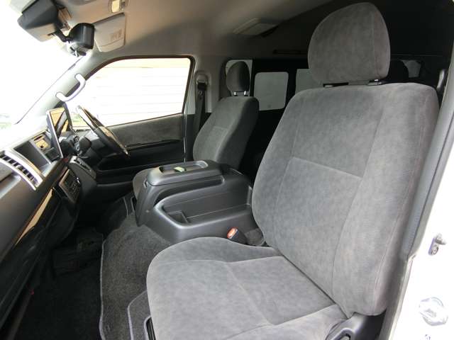 トヨタ ハイエースワゴン ２．７ ＧＬ ロング ミドルルーフ R5年 (中国) 99