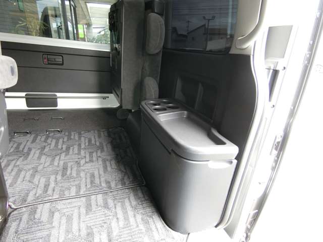 トヨタ ハイエースワゴン ２．７ ＧＬ ロング ミドルルーフ R5年 (中国) 99