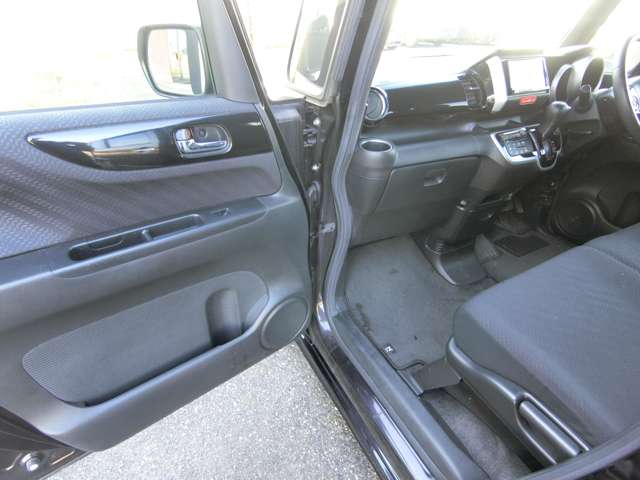 ホンダ Ｎ　ＢＯＸ ６６０ Ｇ Ｌパッケージ H25年 (中国) 99