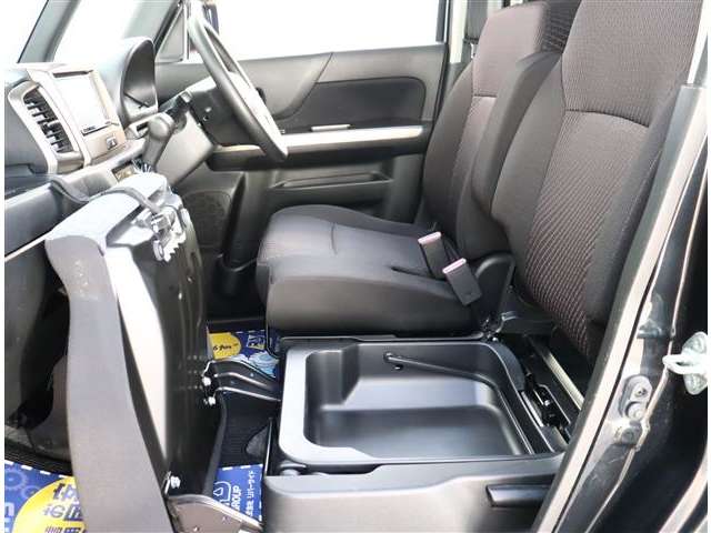 スズキ スペーシア ６６０ カスタム Ｚ H29年 (関東) 99