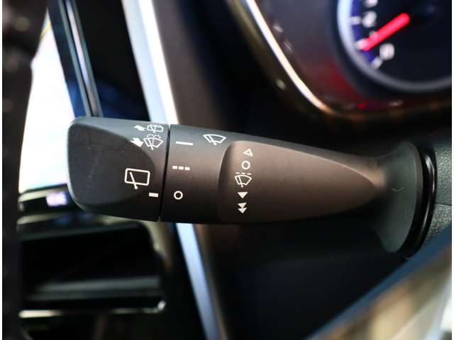 トヨタ ルーミー １．０ カスタム Ｇ－Ｔ R1年 (関東) 99