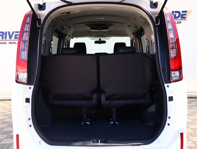 トヨタ ノア ２．０ Ｘ ディライト プラス H27年 (関東) 99