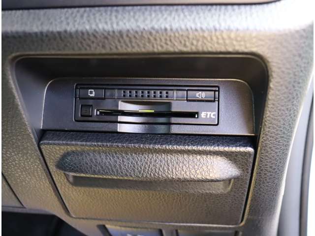 トヨタ ノア ２．０ Ｘ ディライト プラス H27年 (関東) 99