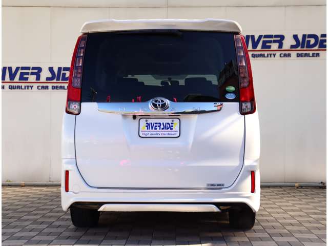 トヨタ ノア ２．０ Ｘ ディライト プラス H27年 (関東) 99