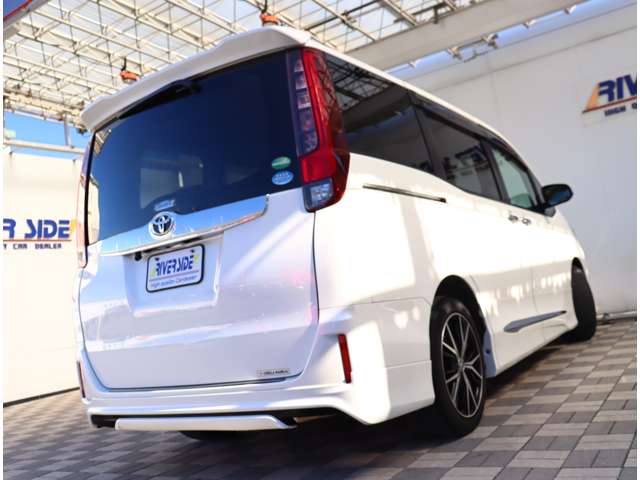 トヨタ ノア ２．０ Ｘ ディライト プラス H27年 (関東) 99