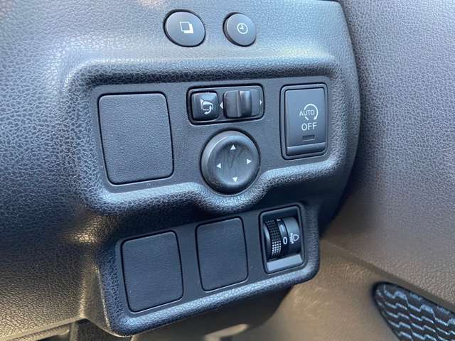 日産 ノート １．２ Ｘ ＤＩＧ－Ｓ H24年 (関東) 99