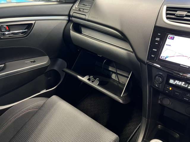 スズキ スイフト １．６ スポーツ H25年 (東北) 99