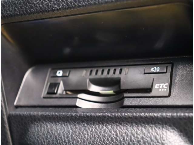 トヨタ ノア １．８ ハイブリッド ＳＩ R1年 (関東) 99