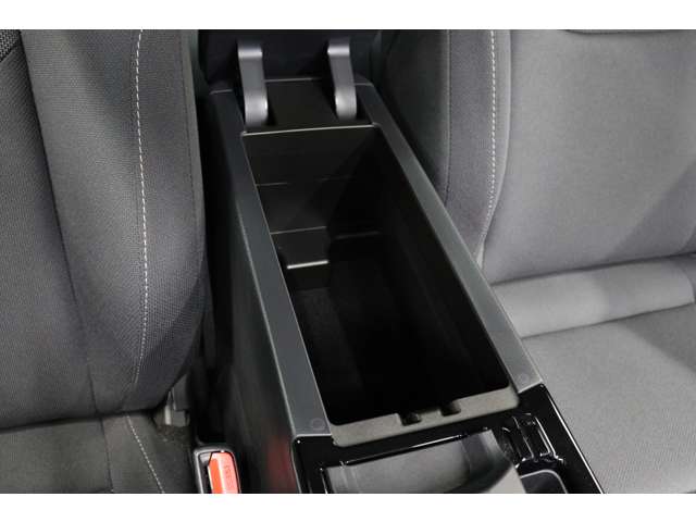 トヨタ プリウス １．８ Ｕ R5年 (東海) 99