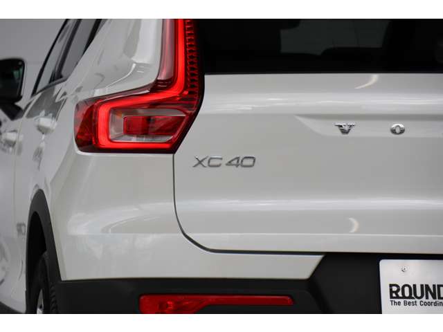 ボルボ ＸＣ４０ プラス　プロ　Ｂ３ R5年 (近畿) 99