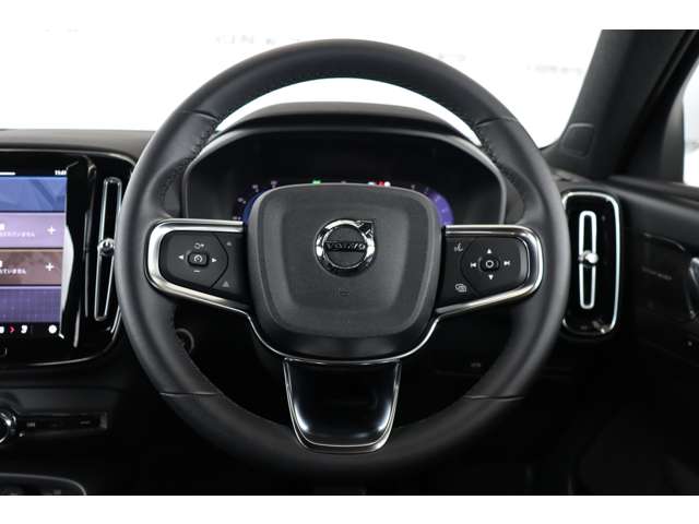 ボルボ ＸＣ４０ プラス　プロ　Ｂ３ R5年 (近畿) 99