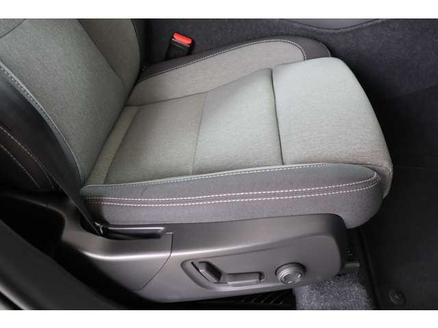 ボルボ ＸＣ４０ プラス　プロ　Ｂ３ R5年 (近畿) 99