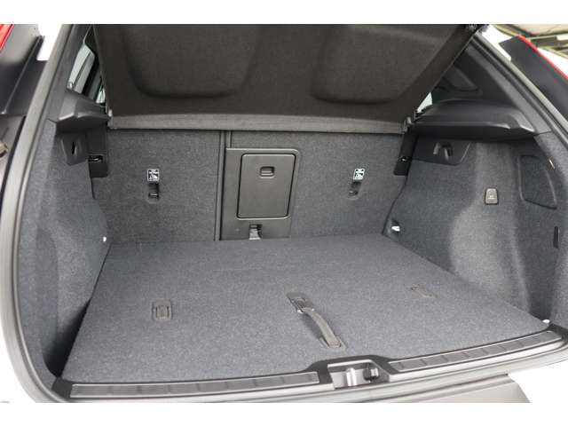 ボルボ ＸＣ４０ プラス　プロ　Ｂ３ R5年 (近畿) 99