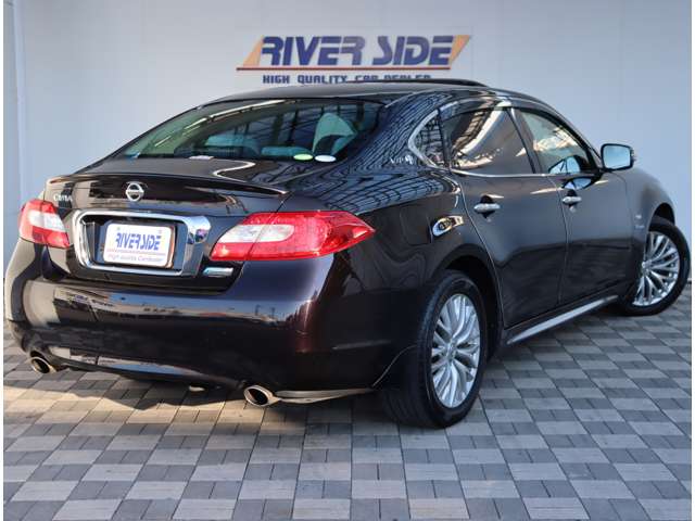 日産 シーマ　ハイブリッド ３．５ ＶＩＰ H28年 (関東) 99