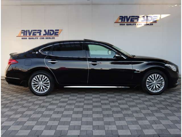 日産 シーマ　ハイブリッド ３．５ ＶＩＰ H28年 (関東) 99