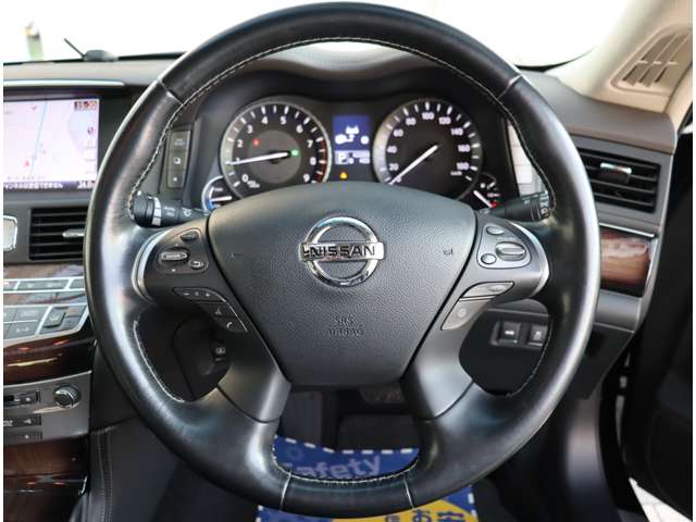 日産 シーマ　ハイブリッド ３．５ ＶＩＰ H28年 (関東) 99