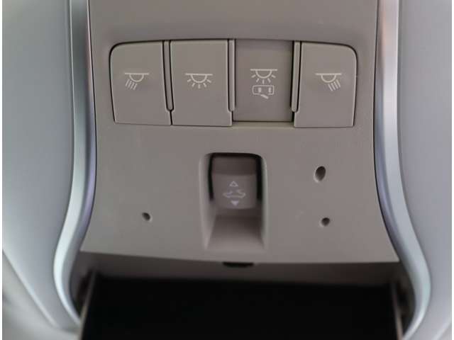 日産 シーマ　ハイブリッド ３．５ ＶＩＰ H28年 (関東) 99