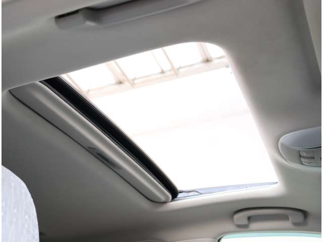 日産 シーマ　ハイブリッド ３．５ ＶＩＰ H28年 (関東) 99