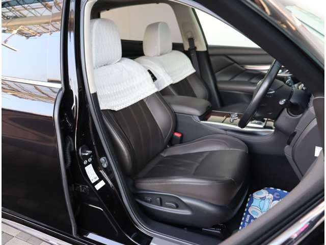 日産 シーマ　ハイブリッド ３．５ ＶＩＰ H28年 (関東) 99